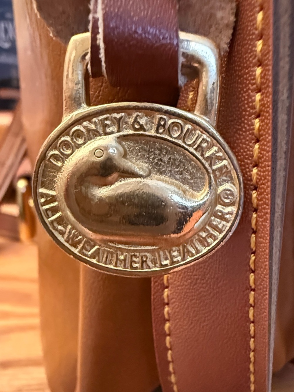 Vintage Dooney & Bourke Tan Leather Crossbody Saddle Bag with Gold Hardware - Picture 8 of 8